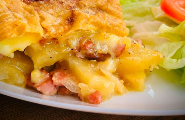 Tartiflette, salade verte