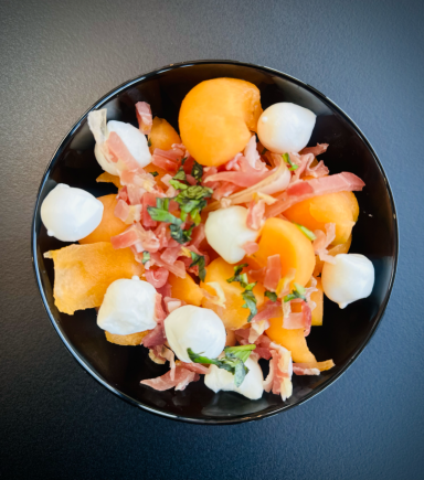 Entrée salade melon jambon cru mozzarella